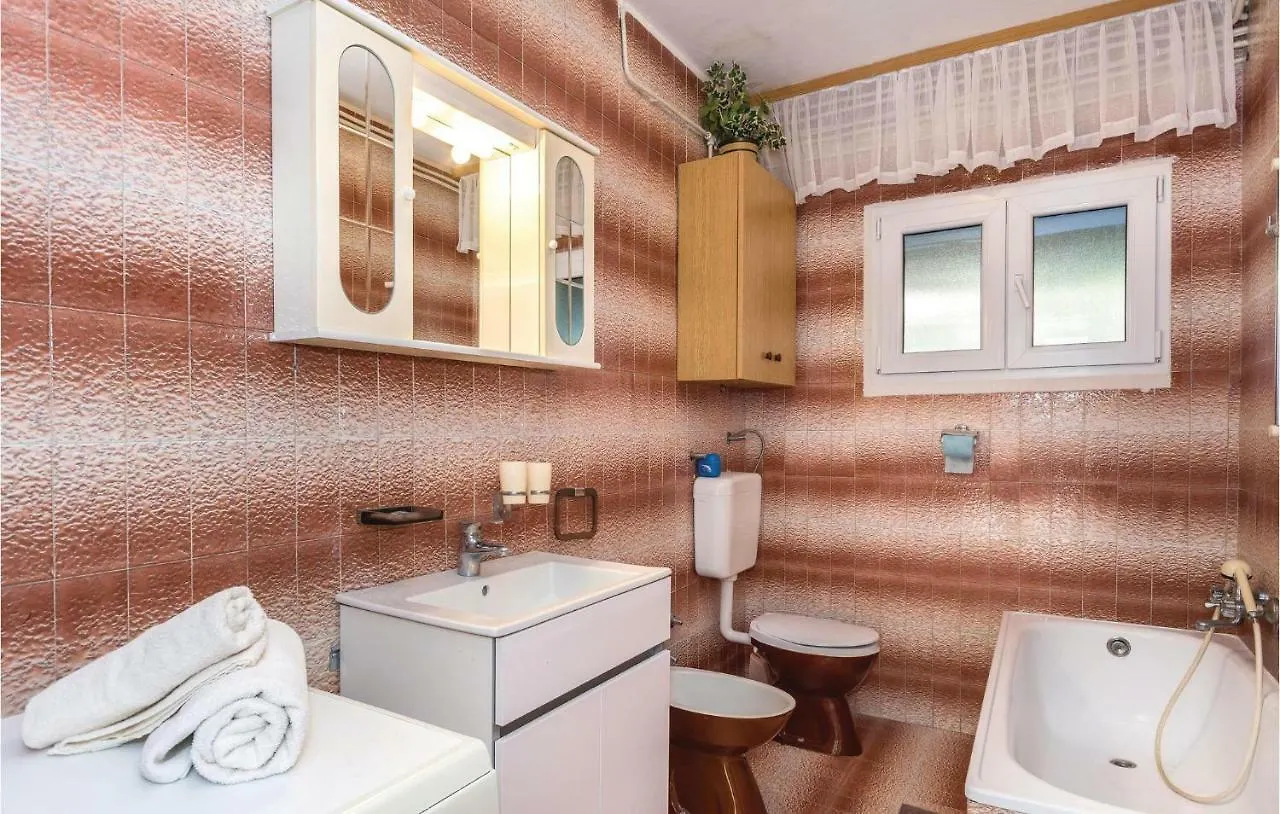 Cozy Apartment In Pula With Kitchen